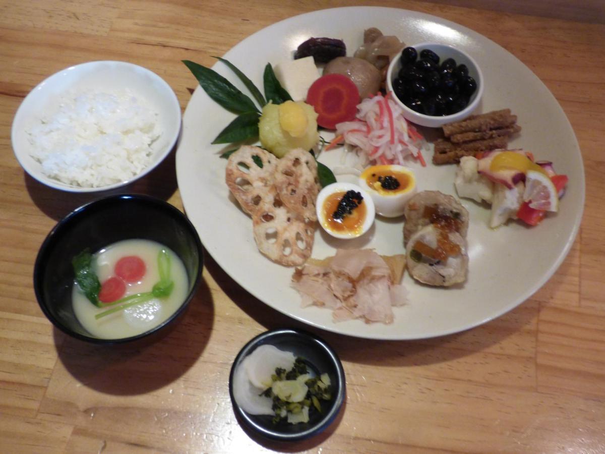 Ostello Hyakumanben Cross